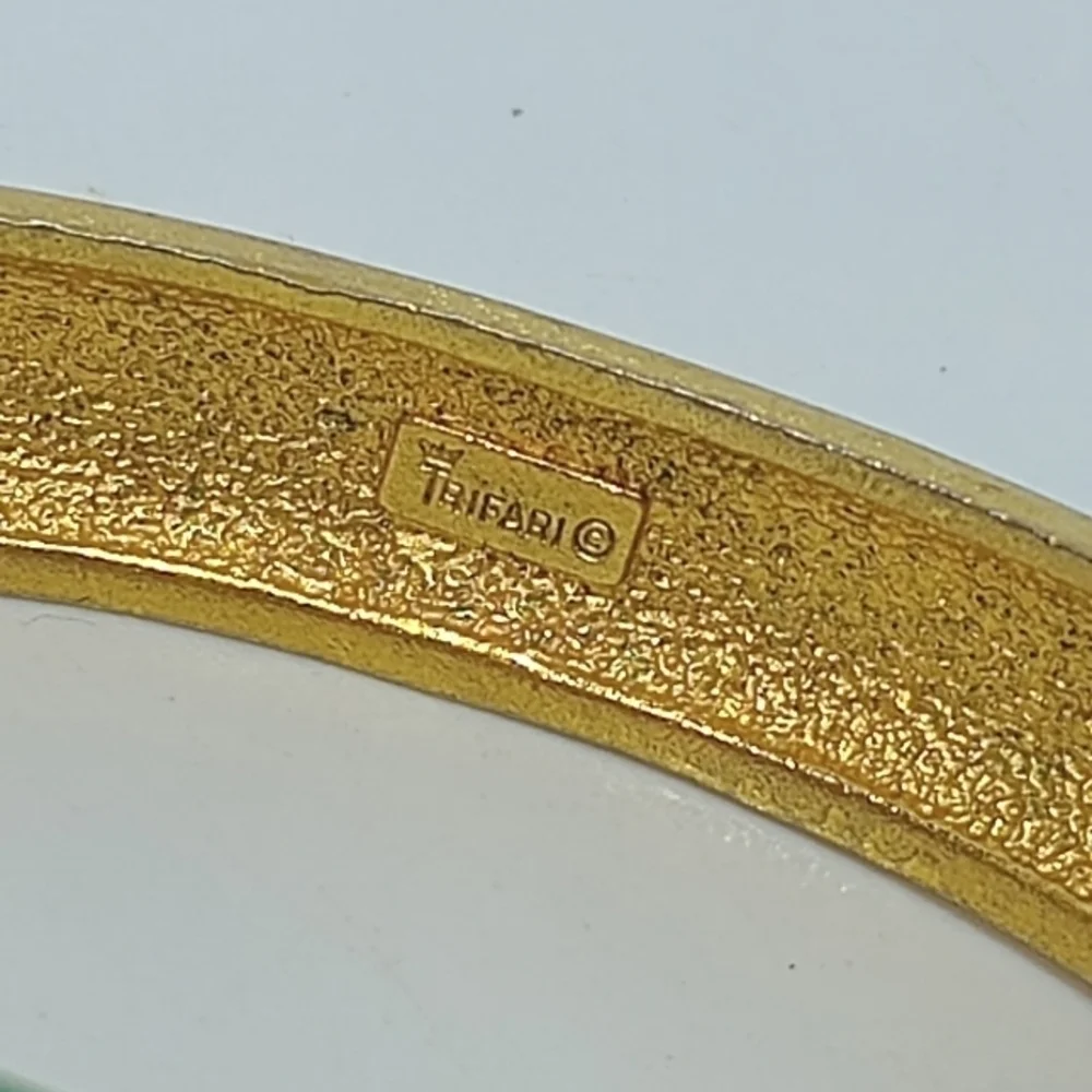* vintage Crown Trifari colorama lucite & gold tone clamper bracelet